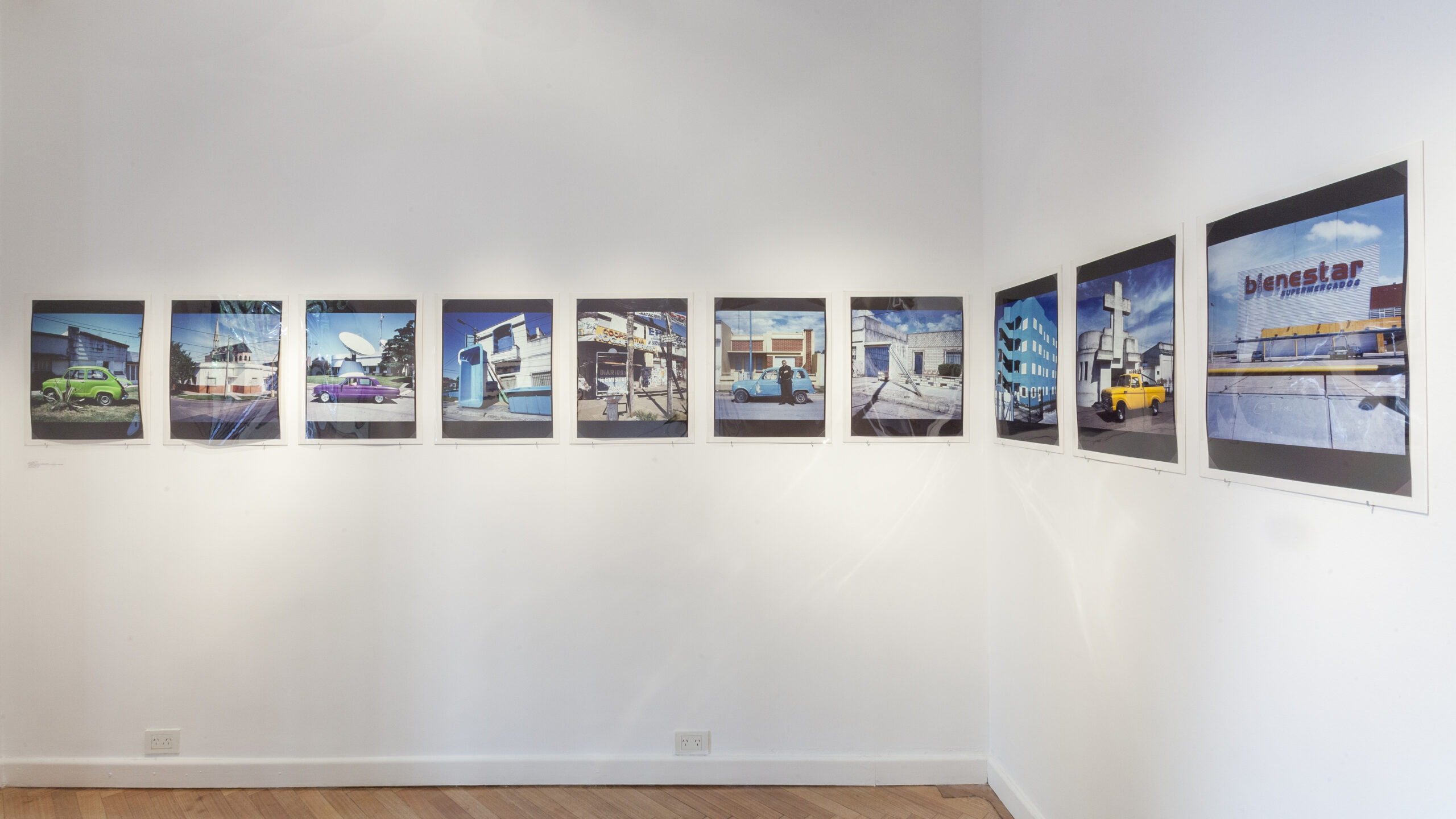 Rolf, Contradicciones urbanas, López y De Zuviría, fotos sala, ph Javier Agustín Rojas 6