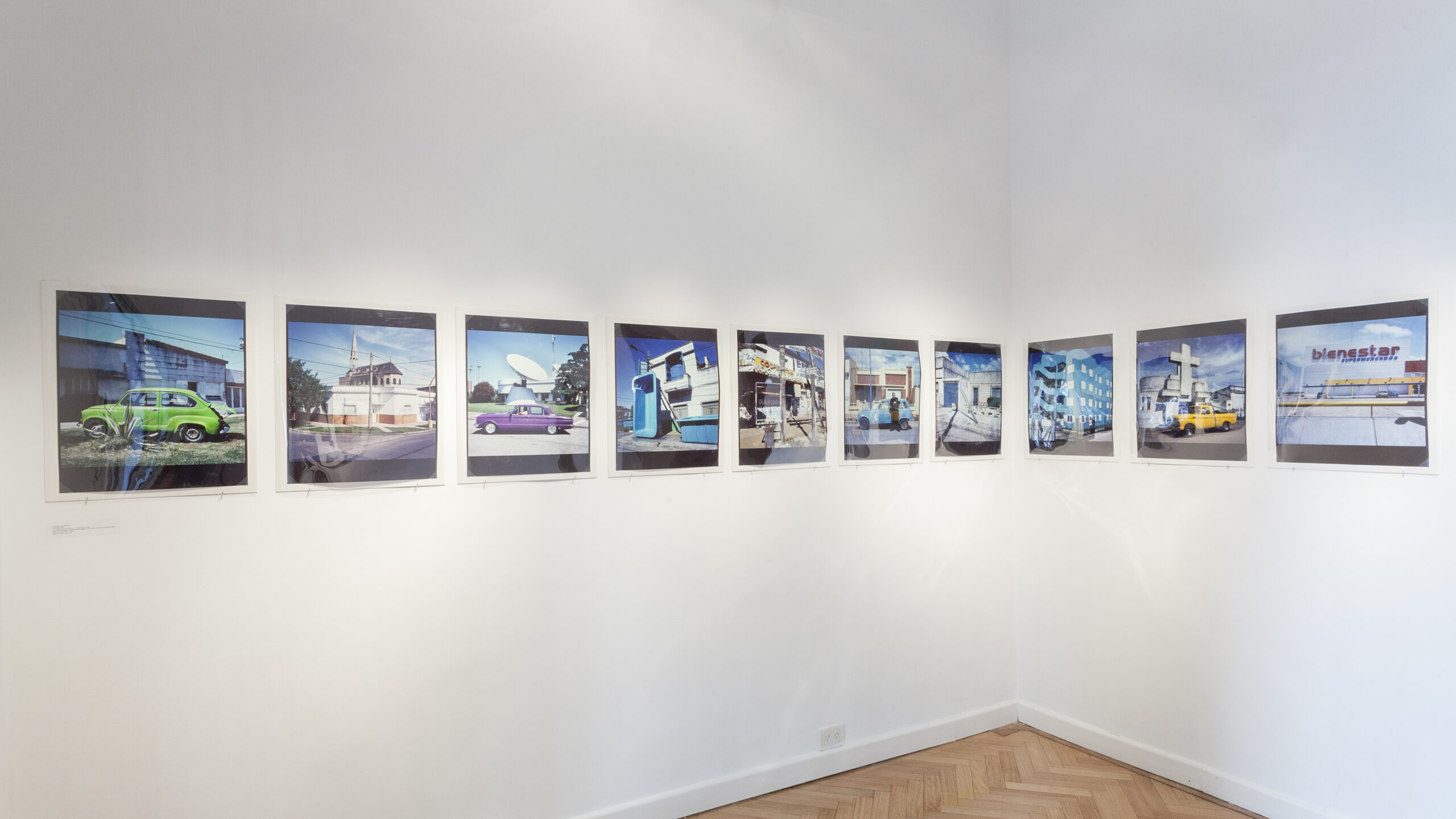 Rolf, Contradicciones urbanas, López y De Zuviría, fotos sala, ph Javier Agustín Rojas 7