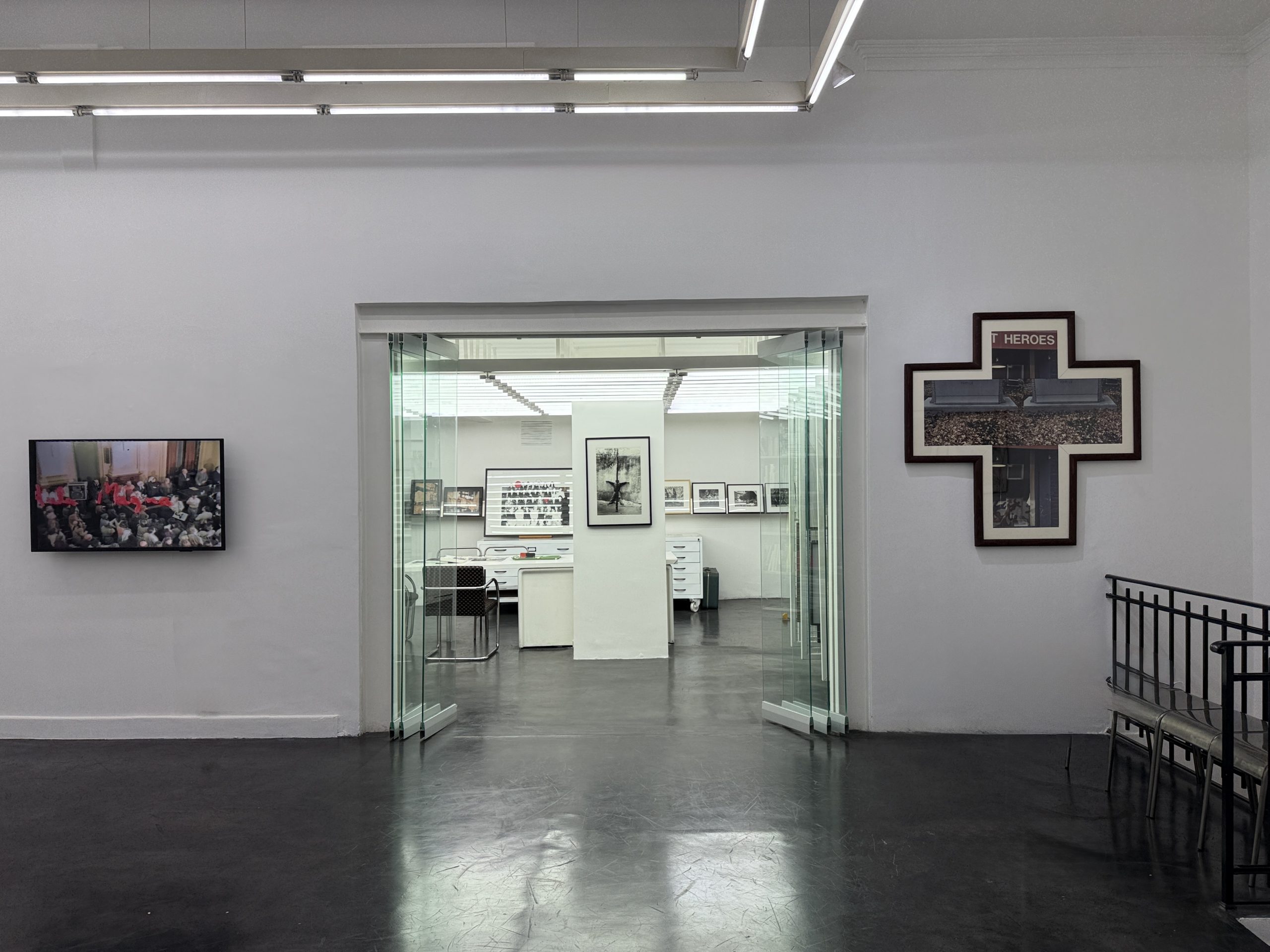 Rolf Art |  Buena Memoria - Marcelo Brodsky | Installation view #30 (1)